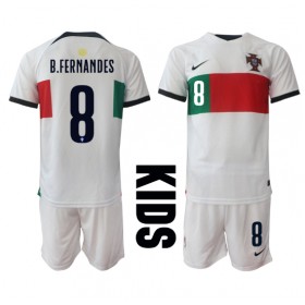 Portugal Bruno Fernandes #8 Borta Kläder Barn VM 2022 Kortärmad (+ Korta byxor)